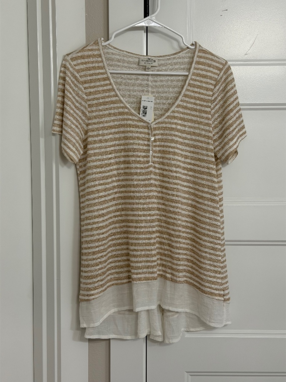 NWT Bobeau Blouse Women's  Striped Short Sleeve V Neck Knit Top Shirt